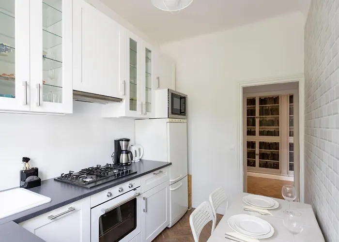 Golden Warsaw- 3 Separate - Location&nowy Swiat * وارسو