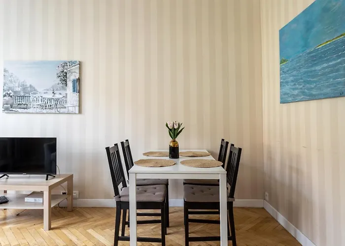 Golden Warsaw- 3 Separate - Location&nowy Swiat شقة