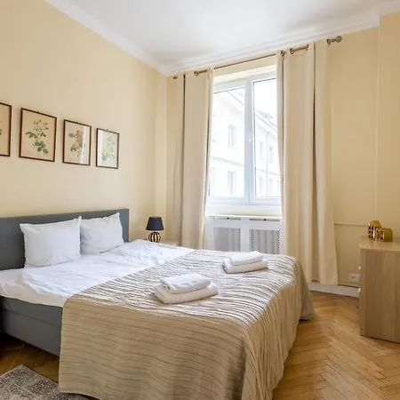 Golden Warsaw- 3 Separate - Location&nowy Swiat